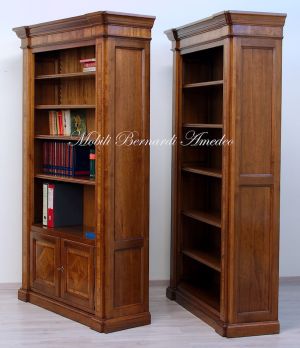 Librerie stile classico in legno massello di noce con intarsi in ulivo produzione artigianale